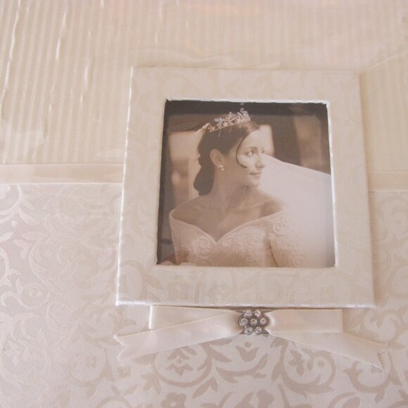 NWT Paper Studio Wedding Scrapbook Album Size 12"x12" - Picture 2 of 5